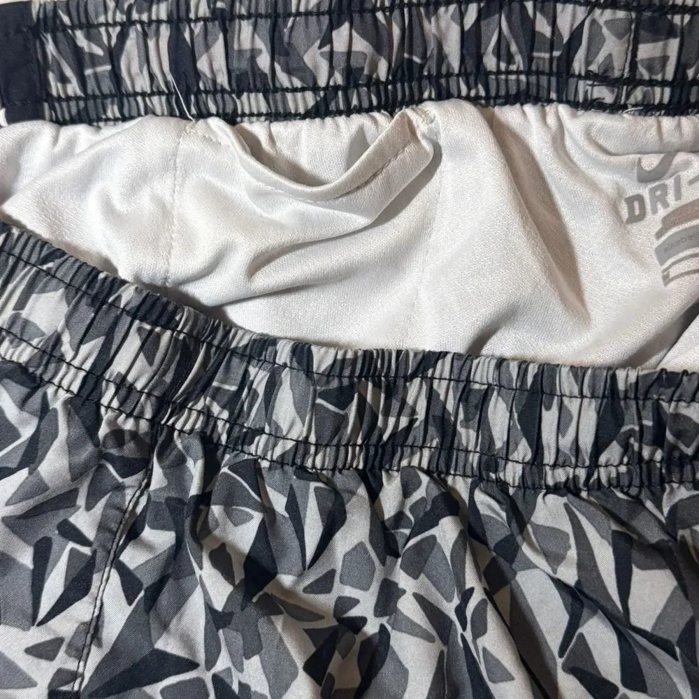 Nike Women's Dri-Fit Tempo‎ Running Shorts Size XS Small Geometric Print